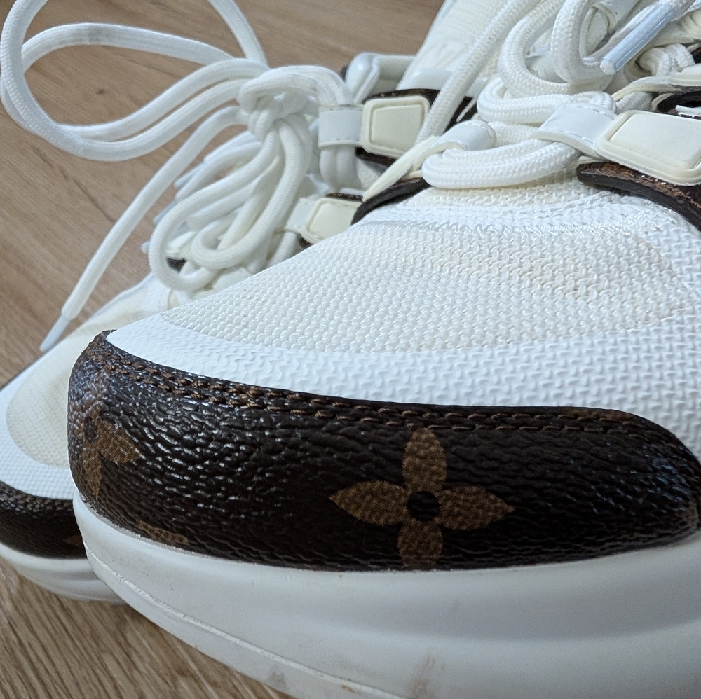Louis Vuitton Shoes - Picture 6 of 10